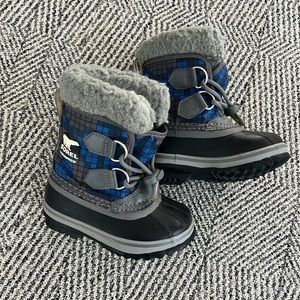 SOREL toddler/little kid size 7 snow boots. Perfect condition.